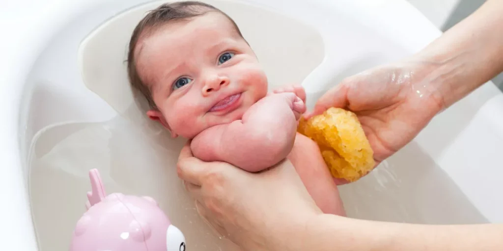 How Do You Transition Your Baby From a Sponge Bath to a Regular Bath?